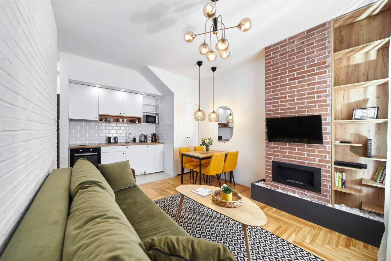 Modern Living Apt - Emberly - Private Parking Novi Sad Extérieur photo