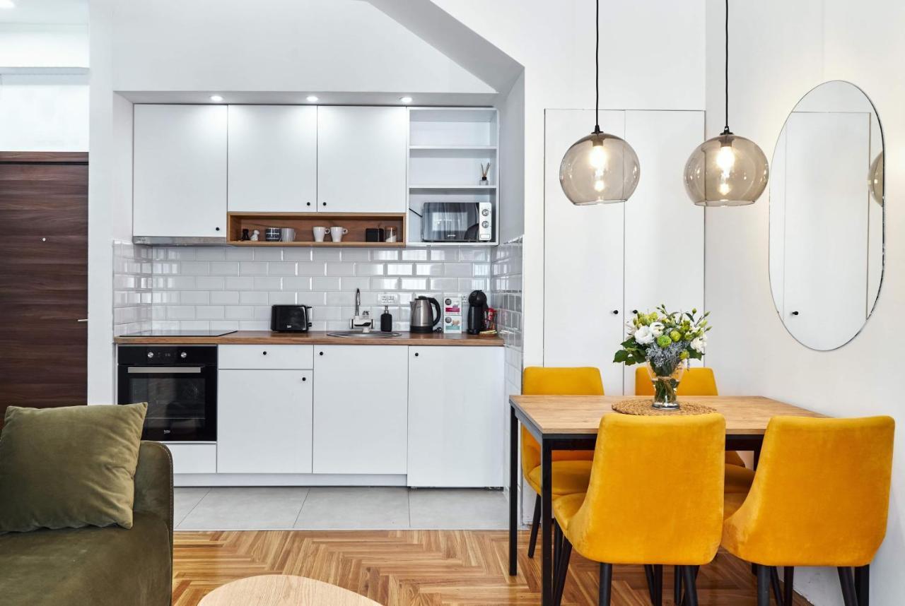 Modern Living Apt - Emberly - Private Parking Novi Sad Extérieur photo